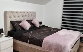 Lilien Apartment Airport