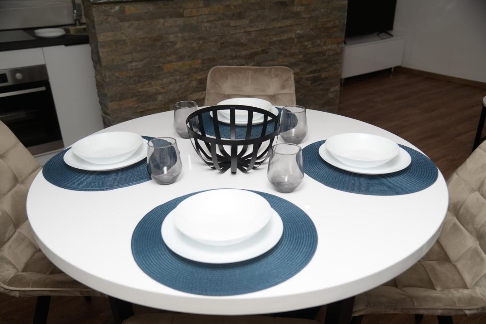 Lilien Apartment Airport Ledine Room photo